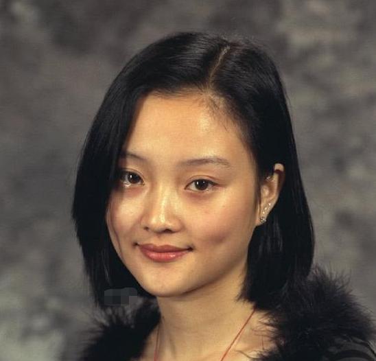 整容后的女明星老了,整容严重变性的女明星