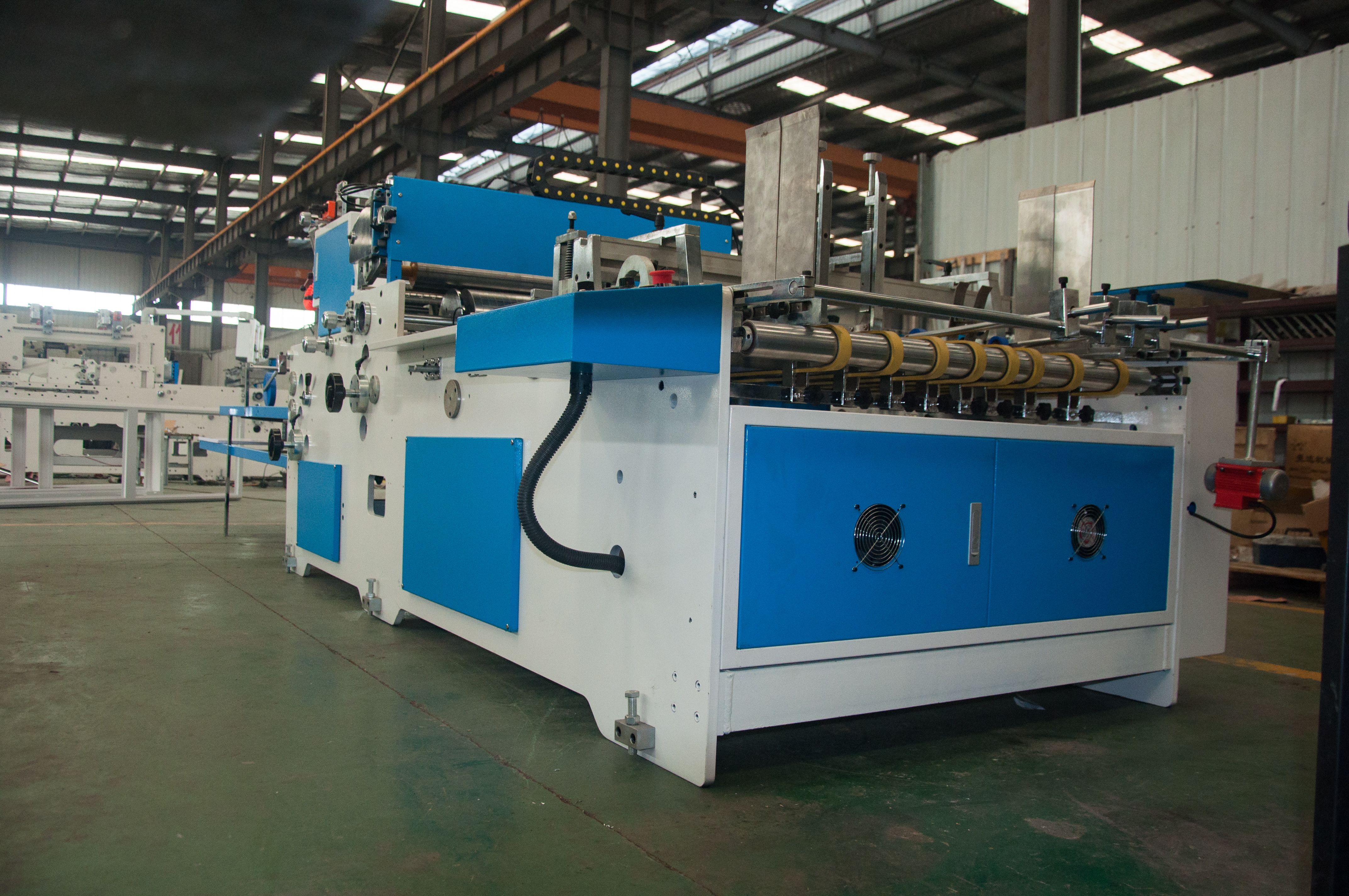 全自动贴窗机怎样挂胶贴膜,全自动贴窗机加工