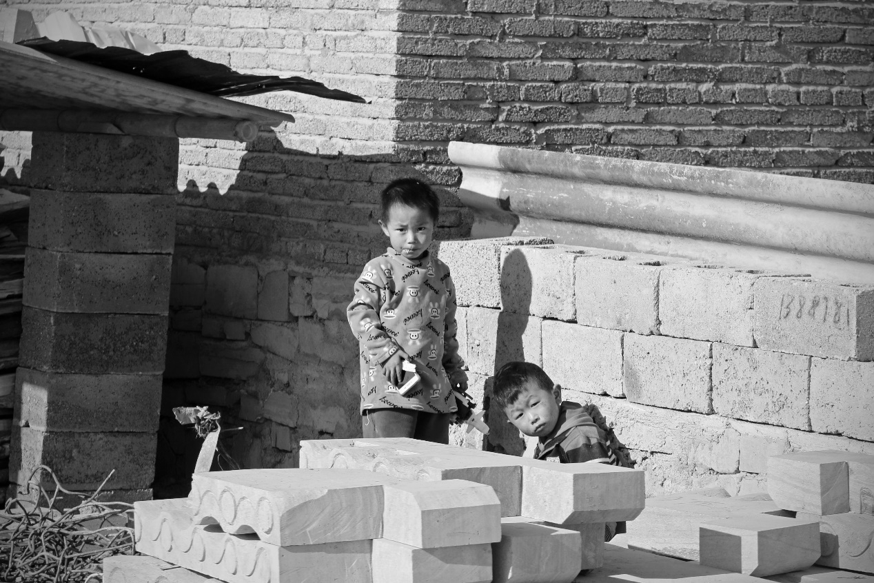 年年复年年：坟石工人的尘肺二十年