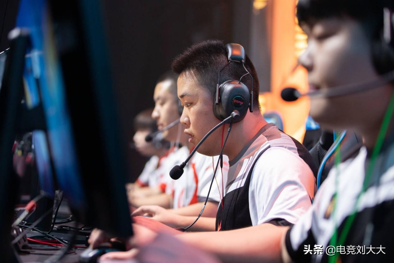 cf穿越火线70kgvs白鲨狙神之争,穿越火线70kg打哭白鲨