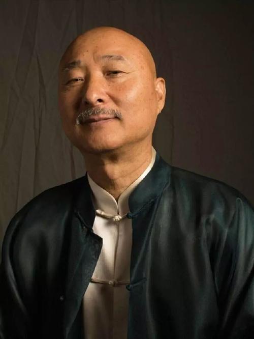 陈佩斯祖传抠门视频,倪萍调侃陈佩斯抠门