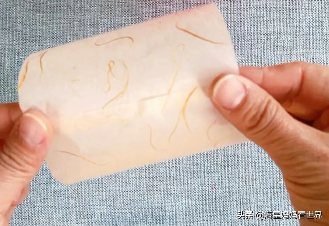 春节喜气洋洋大红灯笼高高挂,红红火火喜气洋洋百家姓灯笼