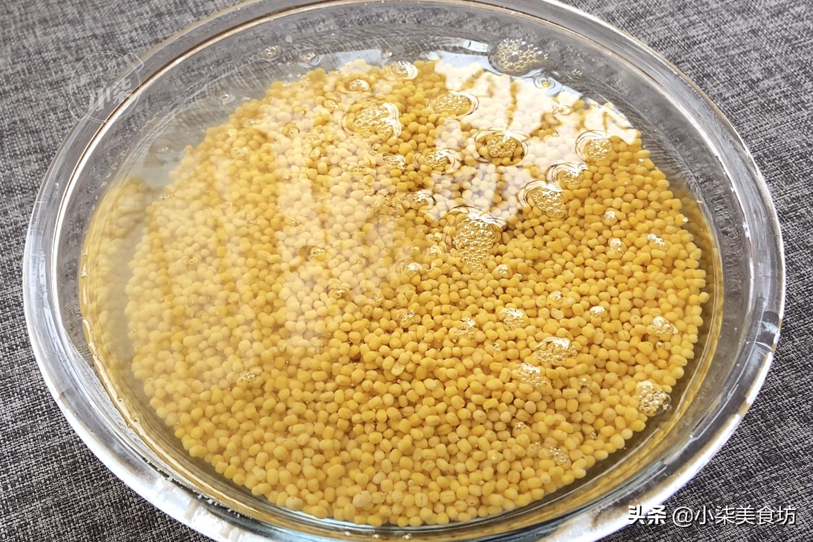 用绿豆做小饼家常配菜的做法,外皮酥软香甜绿豆小饼