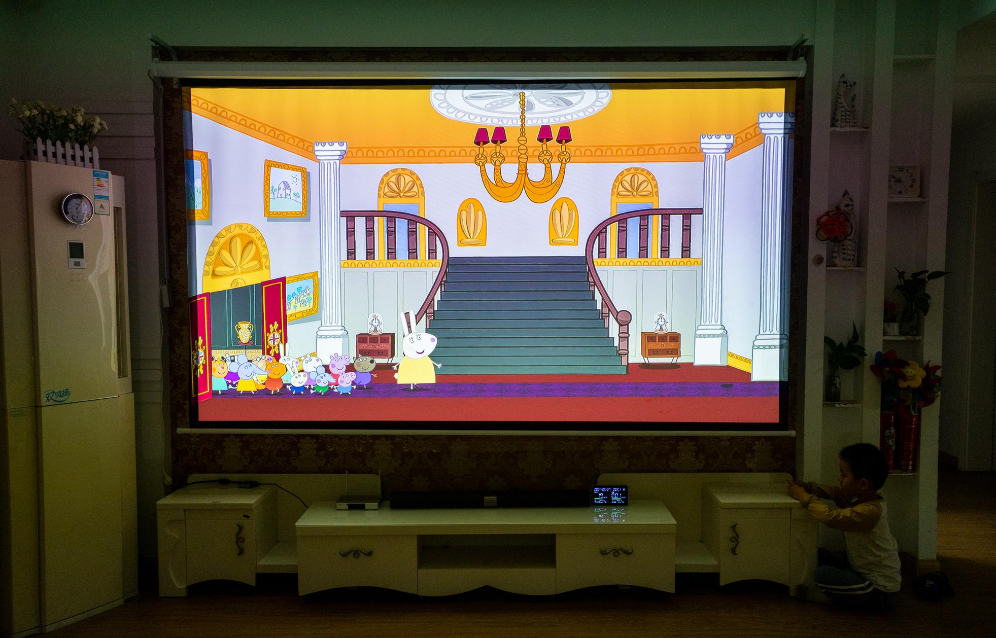 当贝投影仪f3家庭影院,当贝newf3投影仪测评