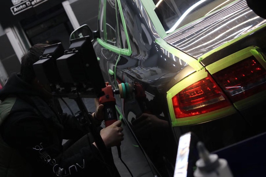 怪兽修车：修复一辆09年西装暴徒奥迪S8，当年售价200多万