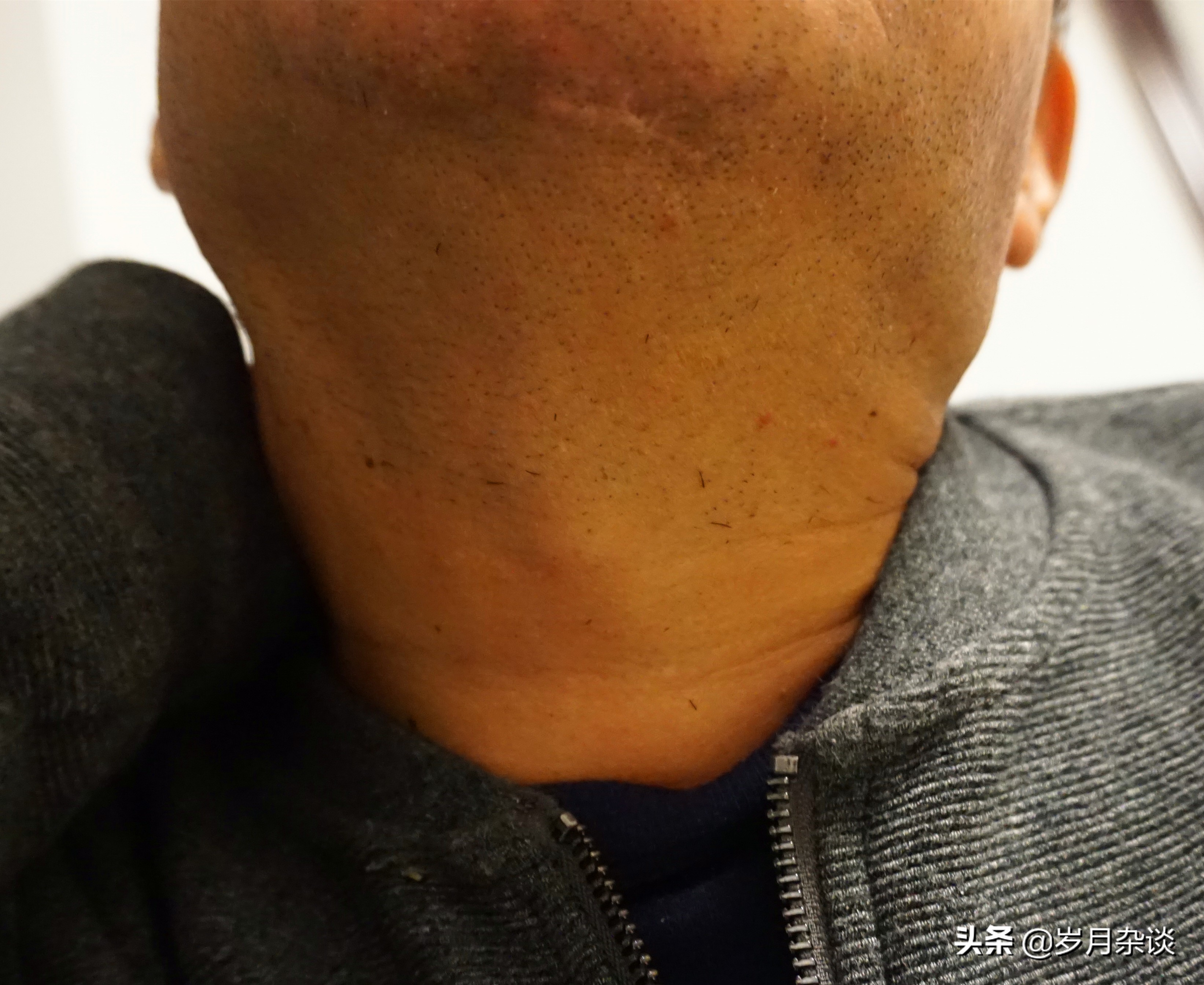 送给父亲的新礼物——须眉电动剃须刀,去除硬胡子丝毫不费劲