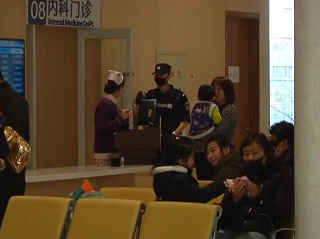 重病小男孩急需送医救治,男孩得怪病四处求医