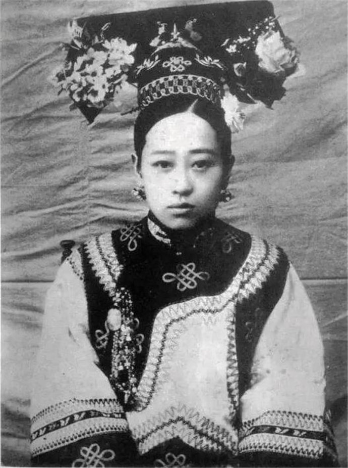 旧影珍藏：清末民国，那些成为历史的面孔