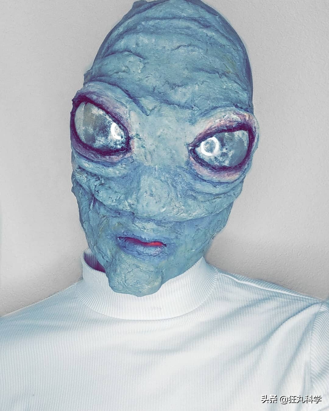 为过万圣节把房子改成鬼屋吓坏数千人，幸好我和这个老哥不是邻居