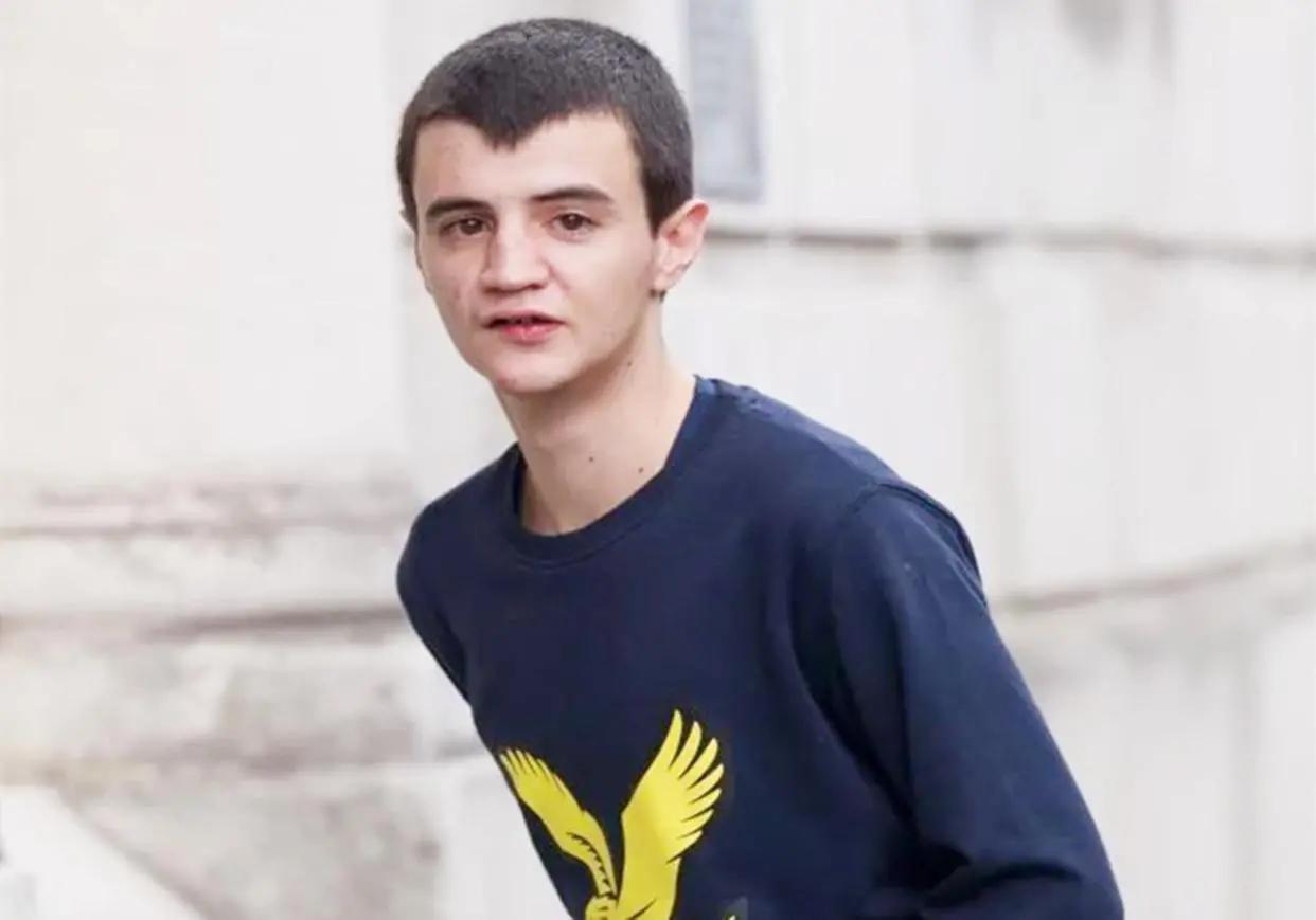 13岁男孩喜当爹11年后的现状,13岁喜当爹的男孩现状