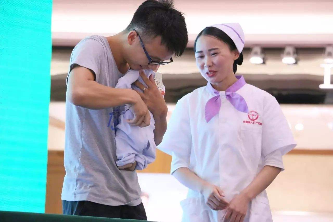 女子一胎生5个孩子,女子一次生10个娃