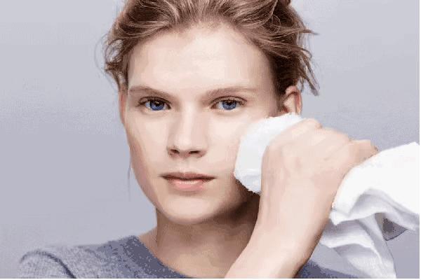 晒黑晒伤不要慌,快准狠修复晒后“关公脸”