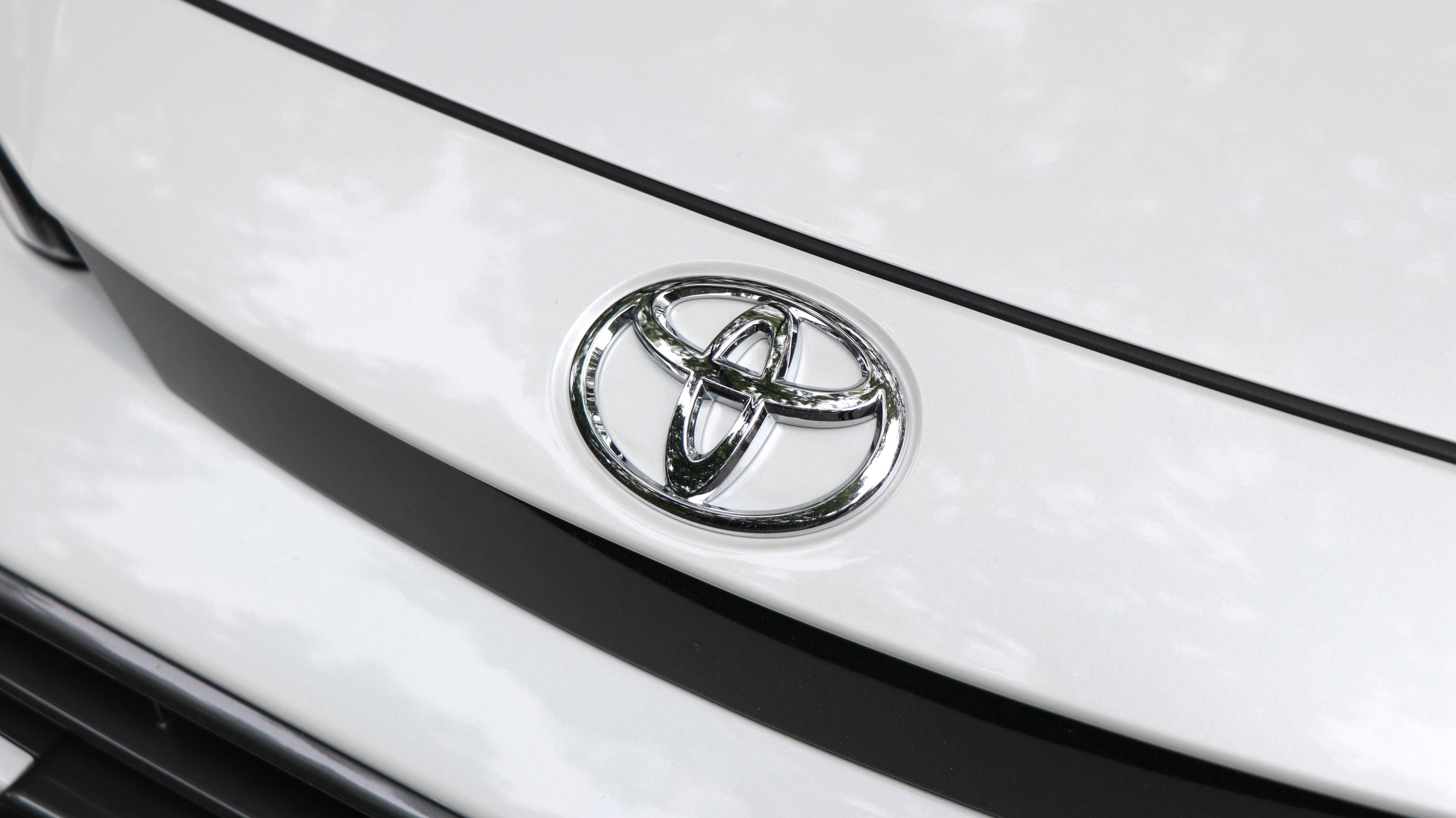 凯美瑞凌尚落地多少钱,凌尚2.0双擎和凯美瑞双擎