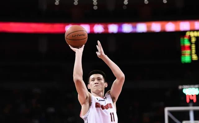 周鹏是中国男篮队长,周鹏为何能当广东队和国家队队长