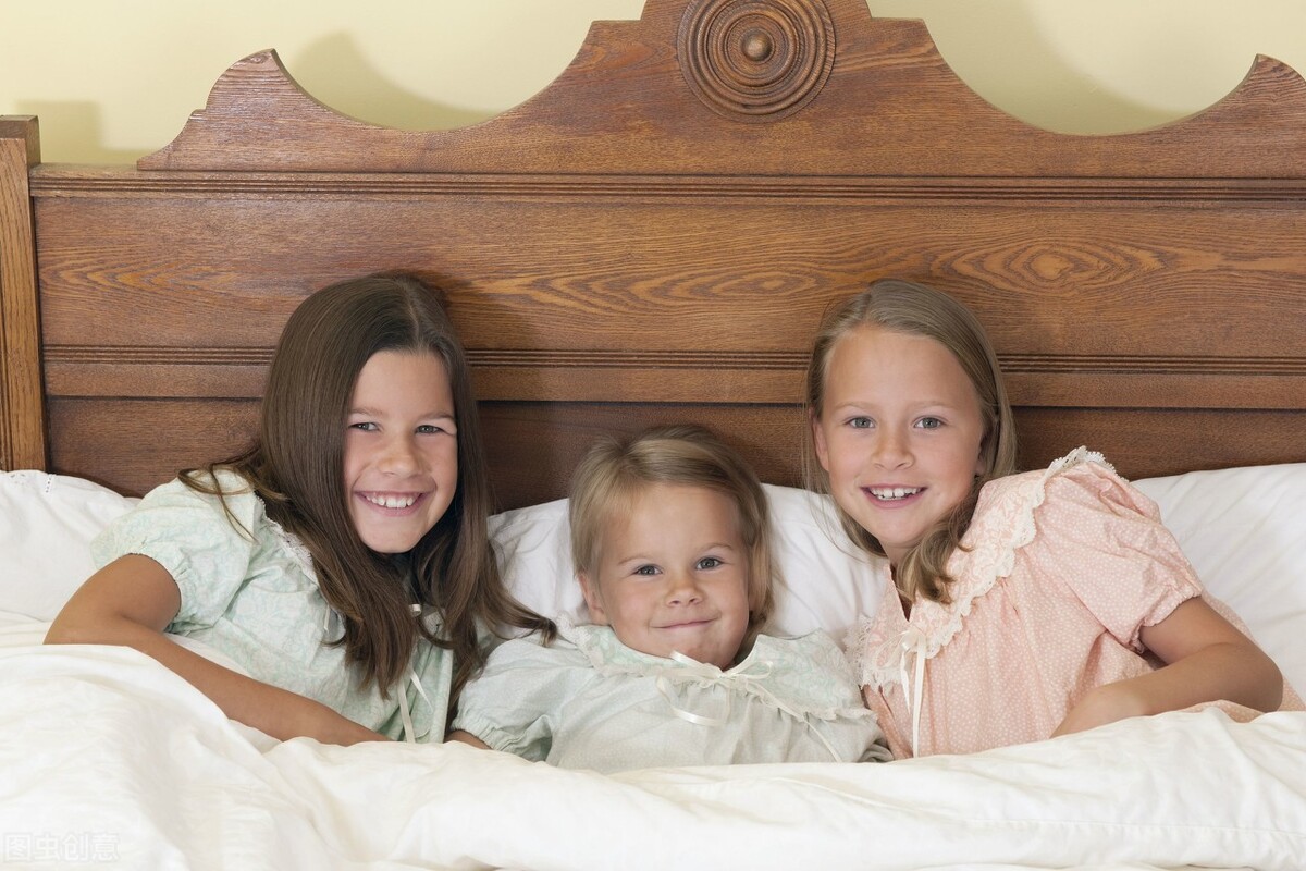 我翻了6千条评论,找了38个故事,为你呈现真实的中国姐弟关系