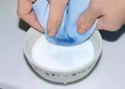 窗帘多年没洗很脏用什么方法,窗帘怎么洗小诀窍