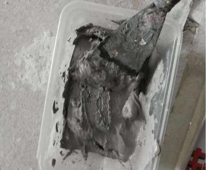 窗户和墙体发泡胶裂缝怎么办,窗框与墙体填缝发泡剂