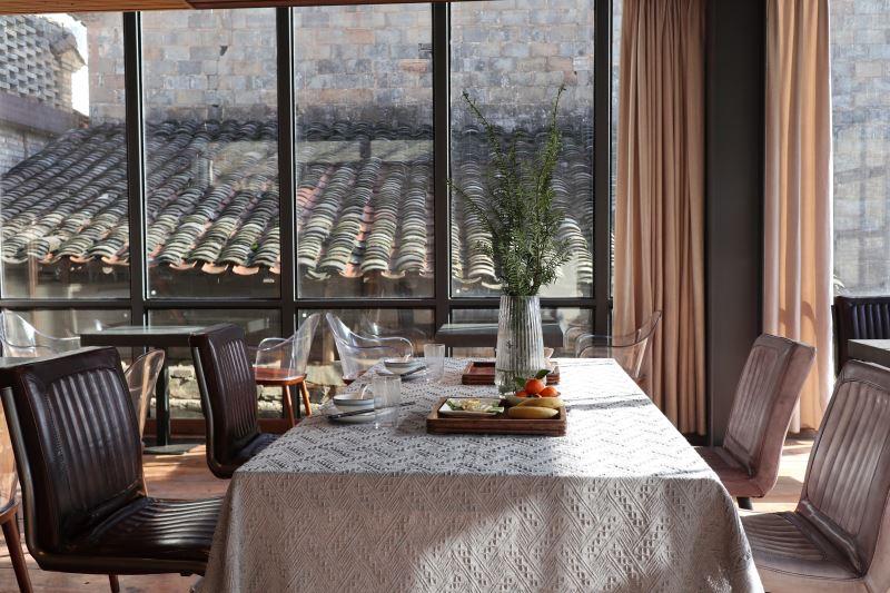 臻选人文度假品牌开山之作，惊艳问世，与月途看尽婺源千面之美