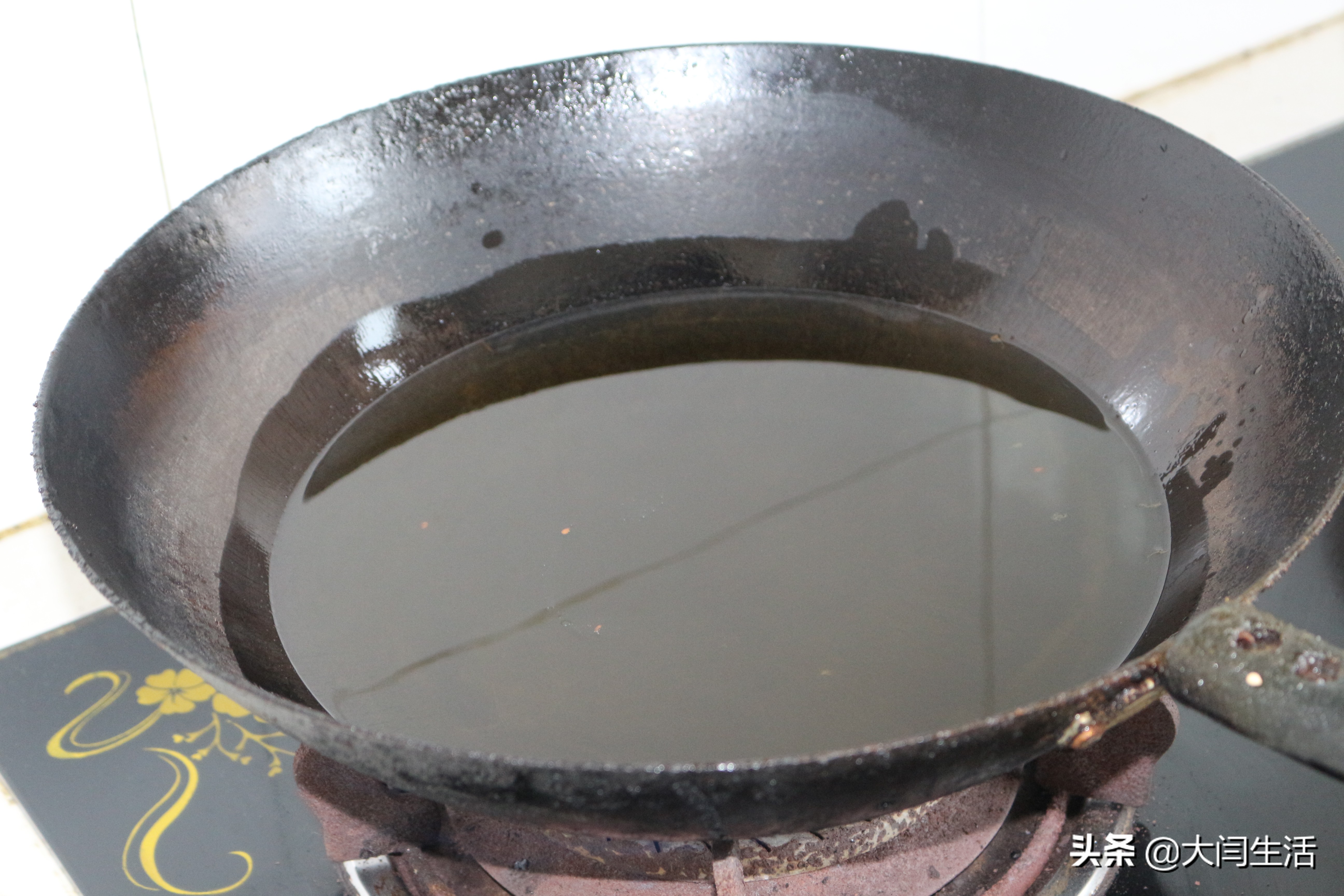 洋葱圈撒孜然还是蘸着番茄酱吃,炸洋葱圈热油还是凉油