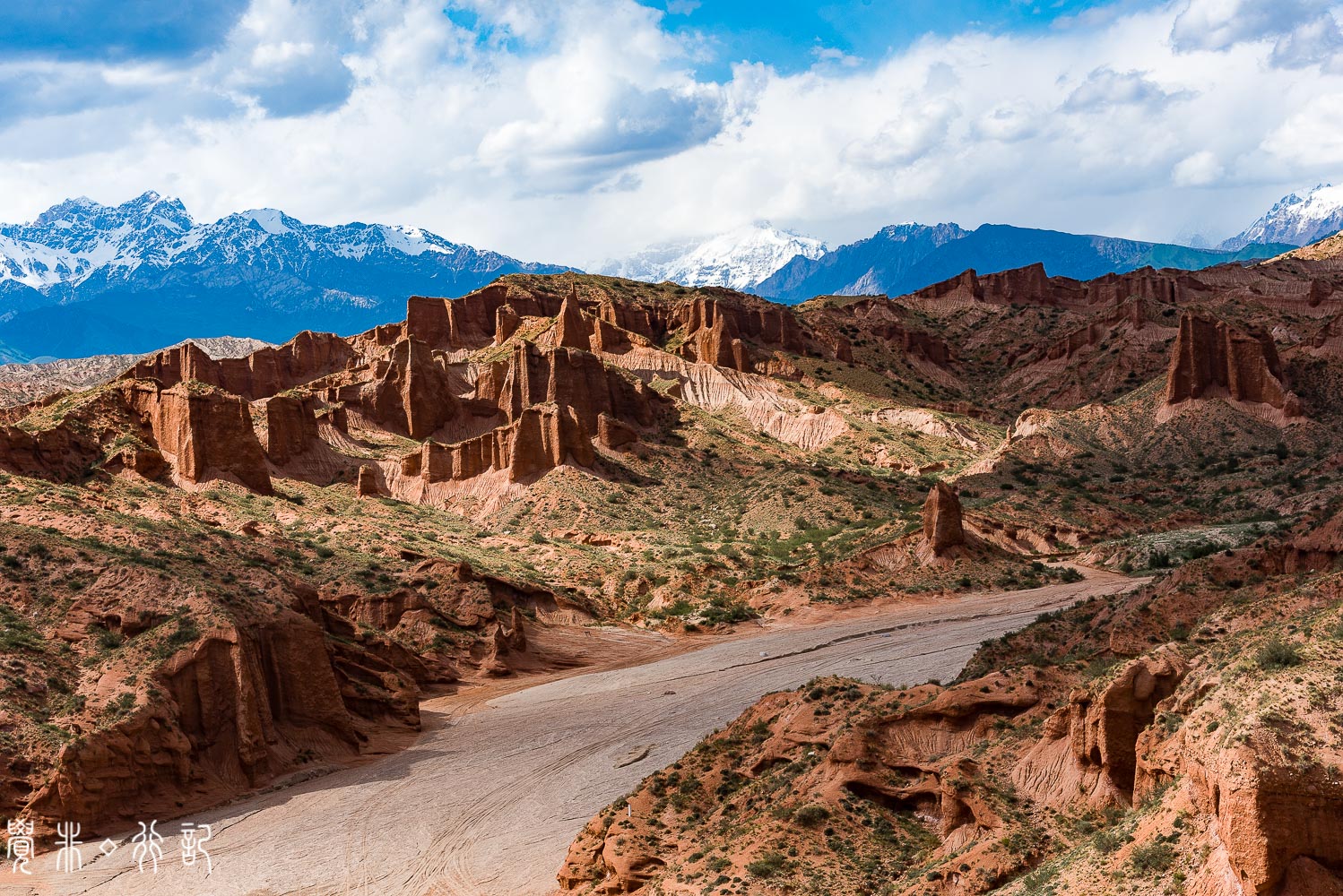 温宿大峡谷和甘肃七彩丹霞,温宿县丹霞大峡谷