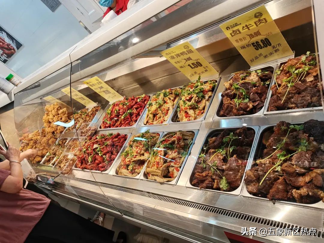 五象新区，一大型连锁超市，今日开业