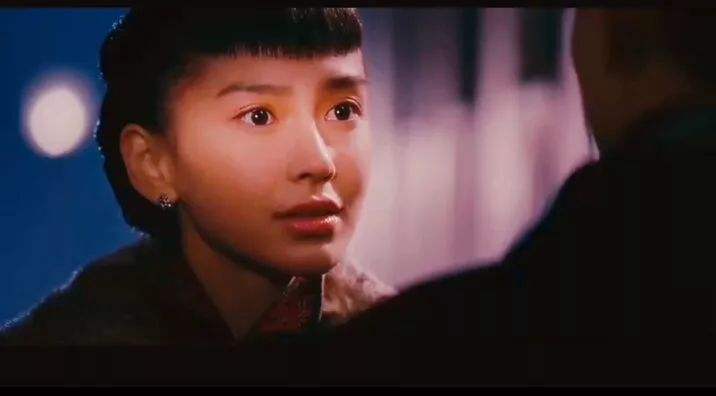 杨超越真人洋娃娃连衣裙,杨超越早期面试美得像个洋娃娃