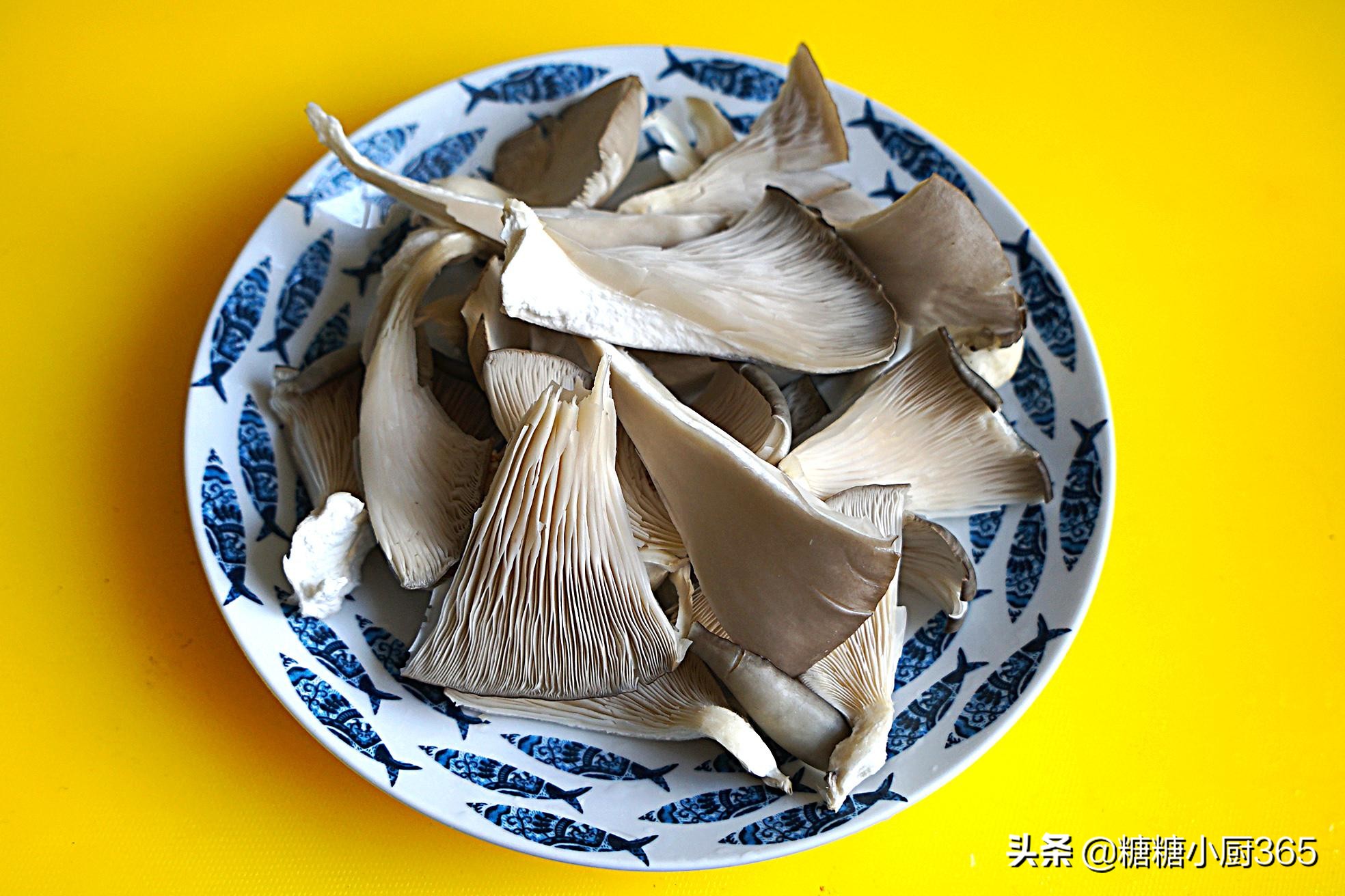 平菇炖豆腐正宗做法,平菇和豆腐汤