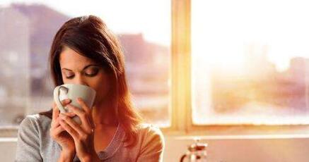 女人身体不舒服该怎么去关心,情人说不舒服怎样回复关心他