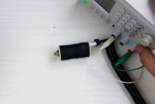 拆家也能火?40岁大叔靠拆东西吸粉190万,被称为反向爱迪生