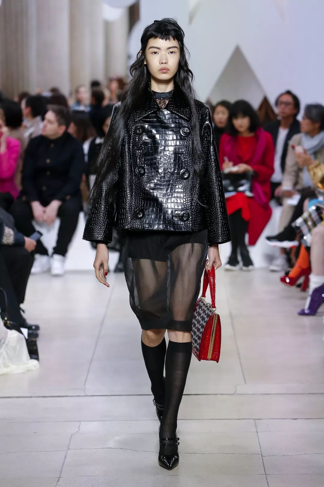 时尚穿搭袜子这样穿时髦又好看,花边袜子怎么穿时髦