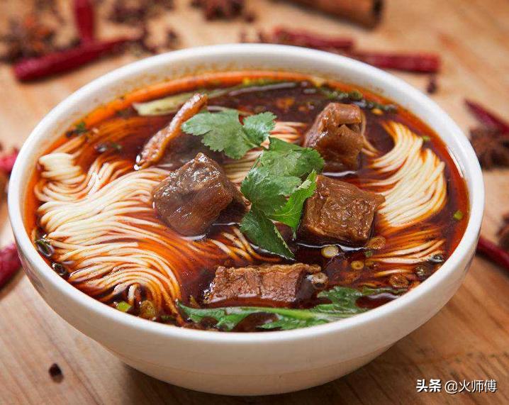 重庆正宗小面培训基地,重庆学做小面学费多少钱