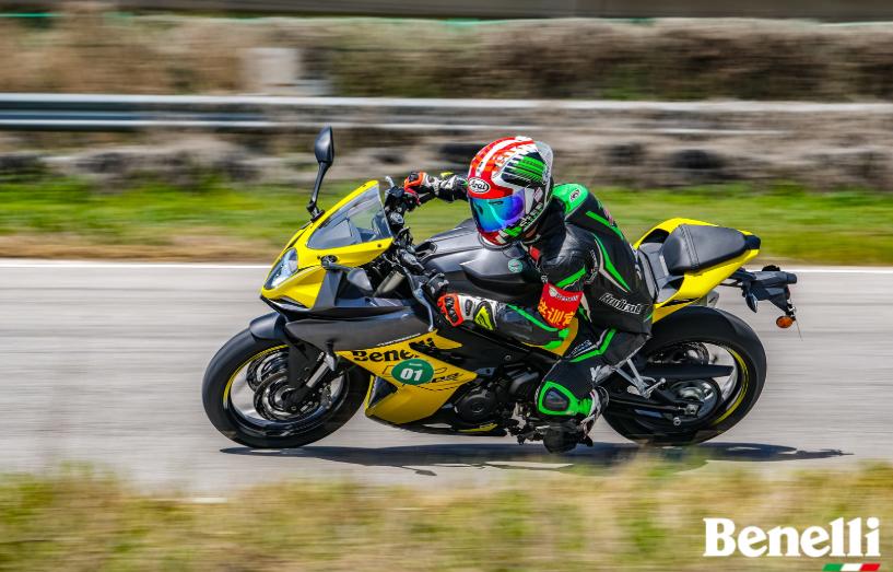 贝纳利tornado302跟飓风302r,新款贝纳利302r5秒破百