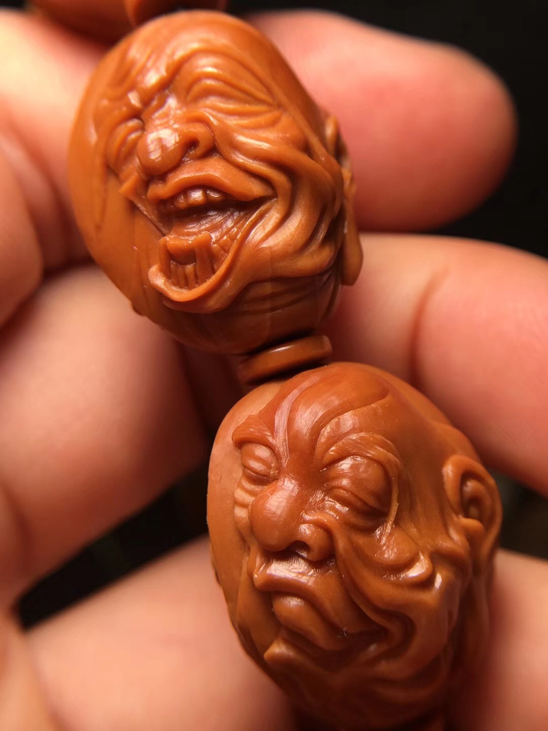 橄榄核十八罗汉手串怎么穿好盘玩,猴头手串和橄榄核手串哪个好盘