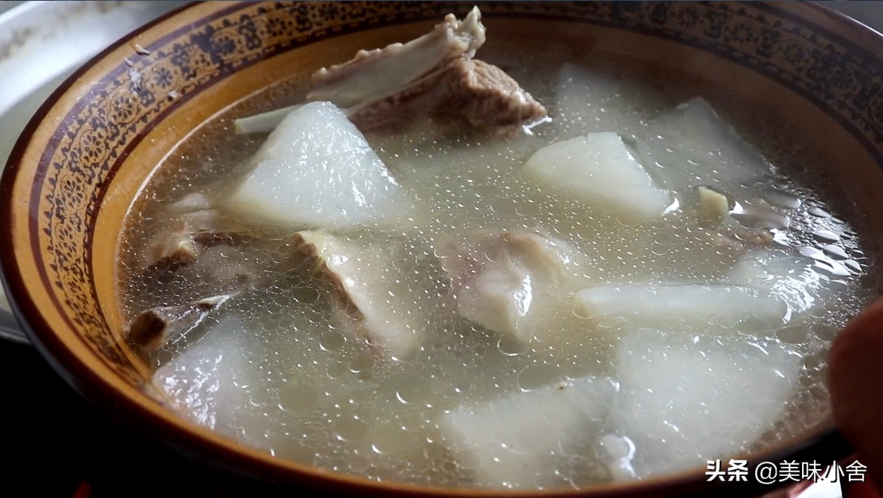 炖羊肉汤记住不要直接炖,炖羊肉汤的正确方法和步骤