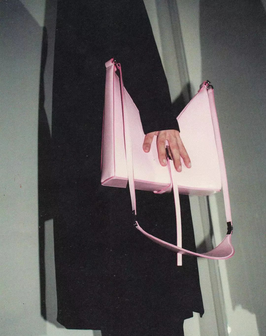 也太时髦了吧，怪不得女明星人手一只