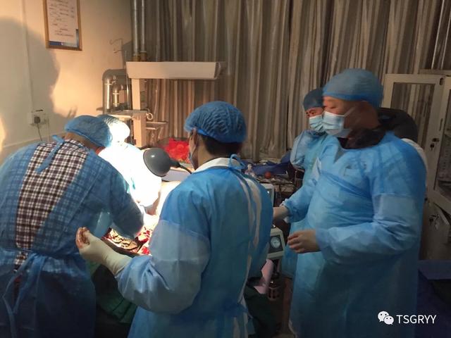 唐山援藏医疗队:一台产床上的剖宫产手术托起了藏族母女的生命