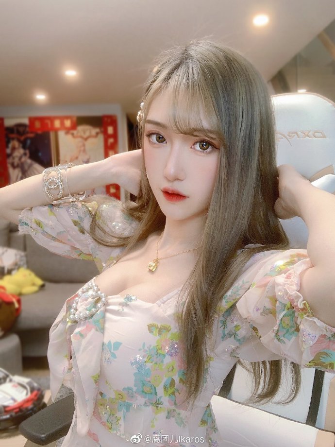 红圈盘点：深夜车神腐团儿，长腿太诱人