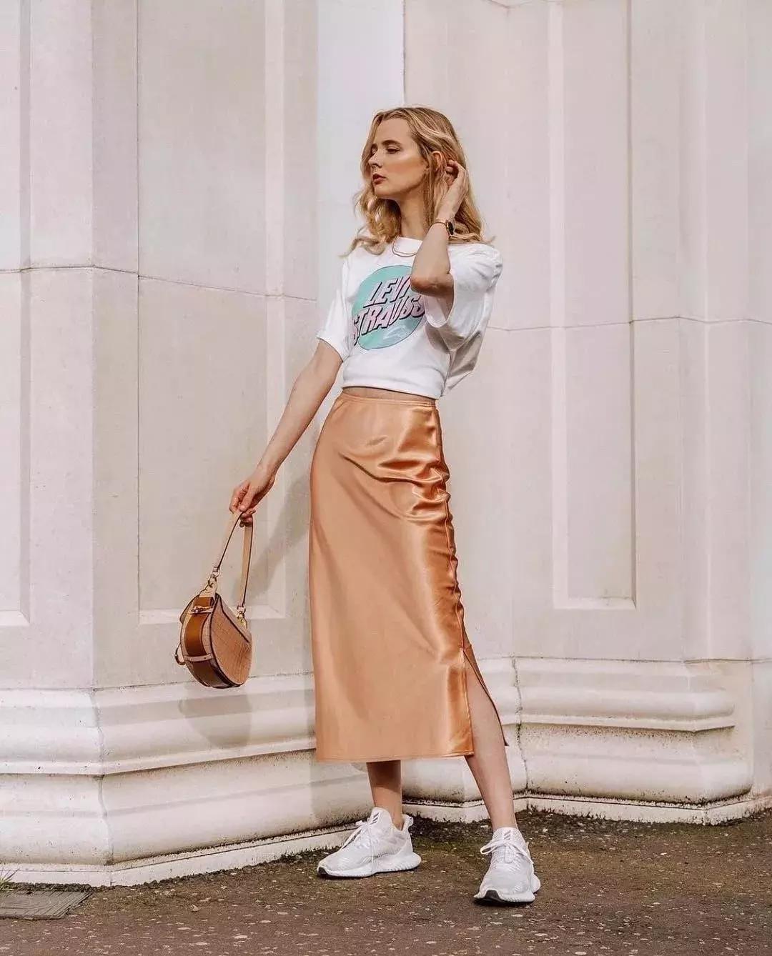 t恤穿久了偶尔也要换个风格,t恤穿好几年不旧的洗法