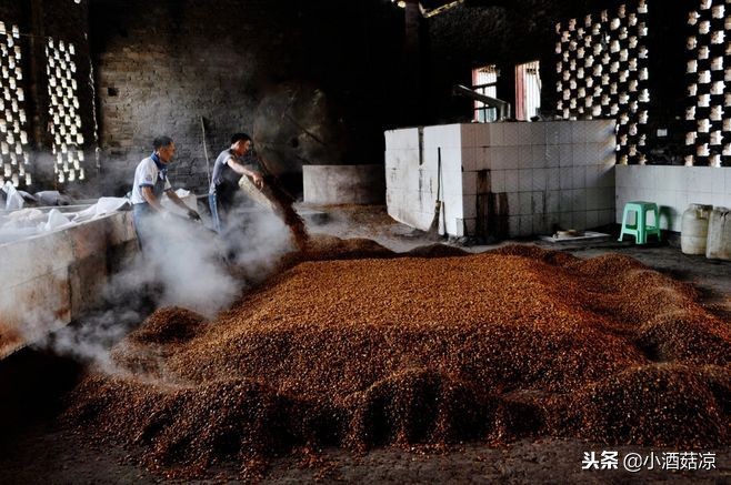 米香白酒的酿造工艺流程,白酒的酿制方法过程