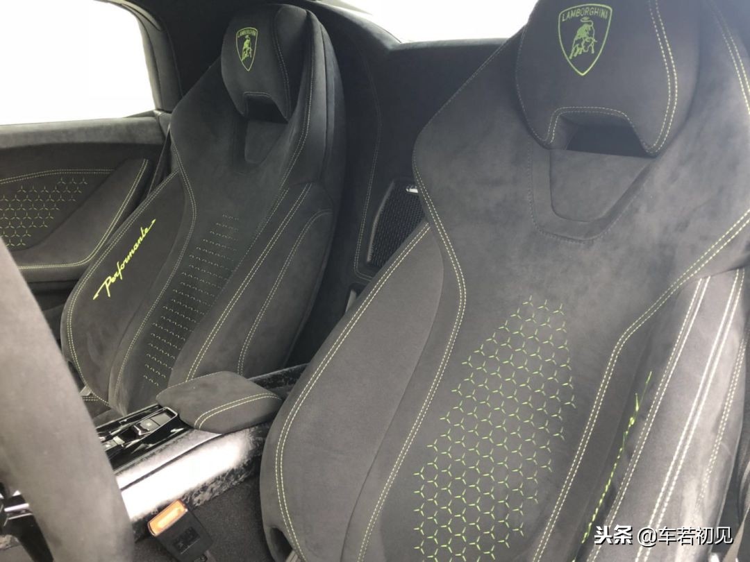 讲述放牛娃与蛮牛的完美邂逅，赛道试驾*博兰**基尼全系