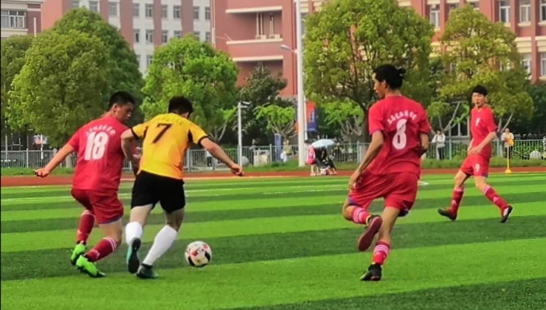 2019上海大学生足球联盟杯赛进行时，校园足球显风采！