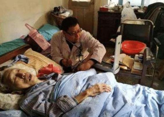 老人胡言乱语是要临终了吗,老人去世前胡言乱语吗