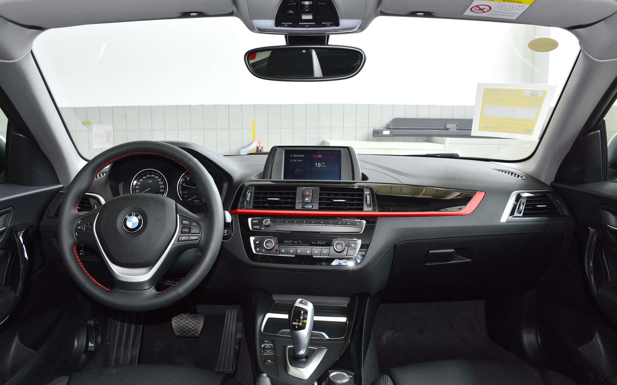 最帅的软顶敞篷4座宝马20万新车,十万能买硬顶两门四座敞篷宝马吗