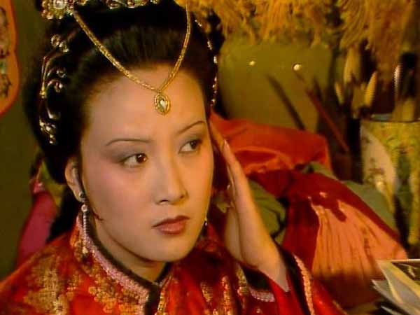 王熙凤陪嫁怎么处理 (王熙凤把家私往娘家搬吗)