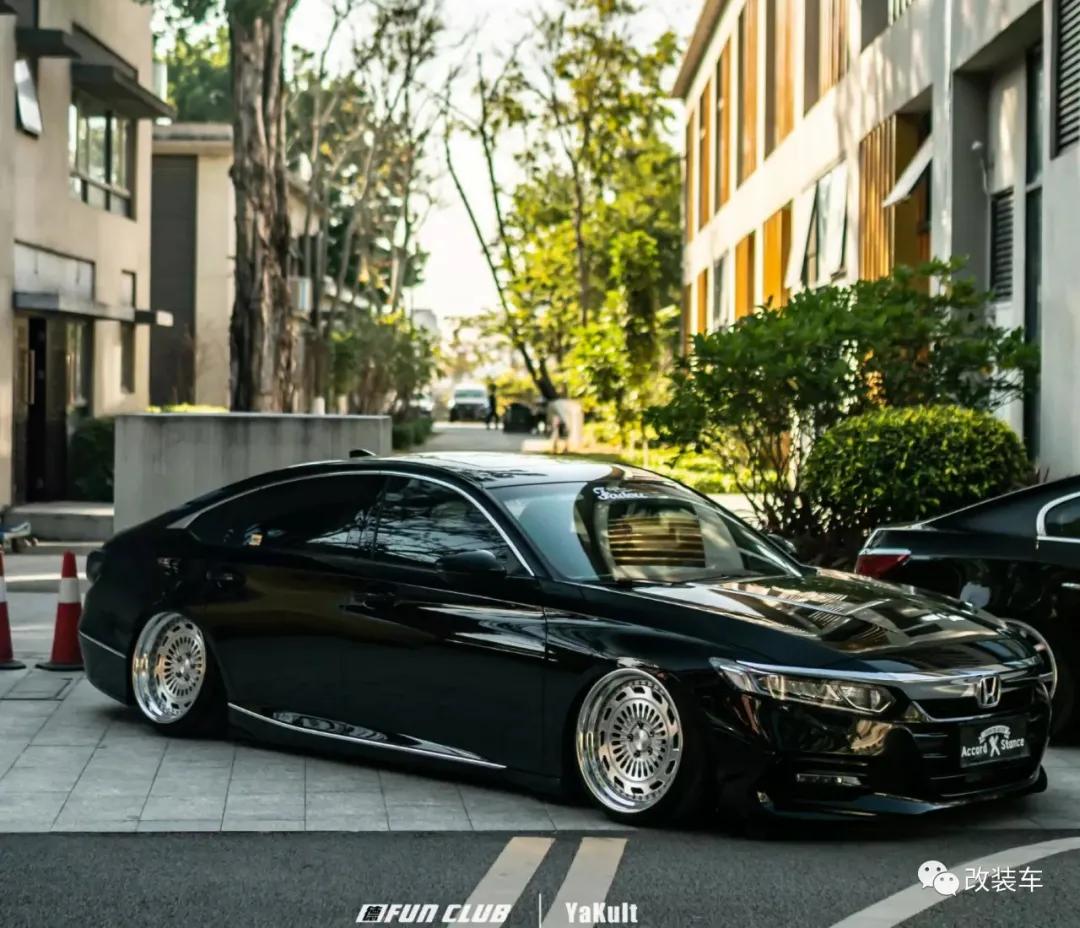 雅阁改装黑武士大包围和低趴,七代雅阁黑武士轮毂