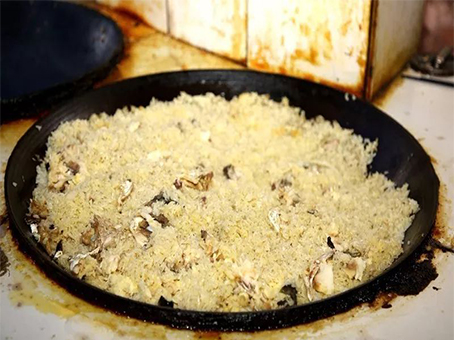 昔日宫廷帝王宴今朝民间百姓餐,昔日帝王宴今朝百姓餐