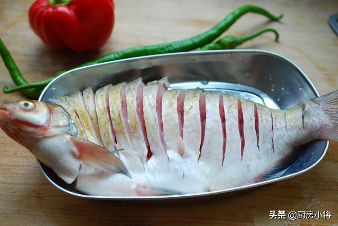 年夜饭鱼菜谱大全及做法,不可错过的年夜饭孔雀开屏鱼