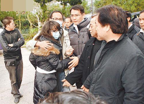 男友离世后米雪一直单身到现在,米雪至今仍渴望爱情