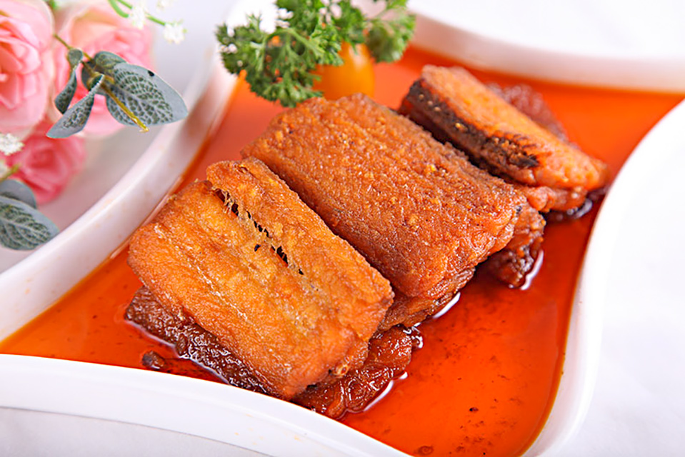 炖鱼后加醋,炖鱼料秘制酱汁