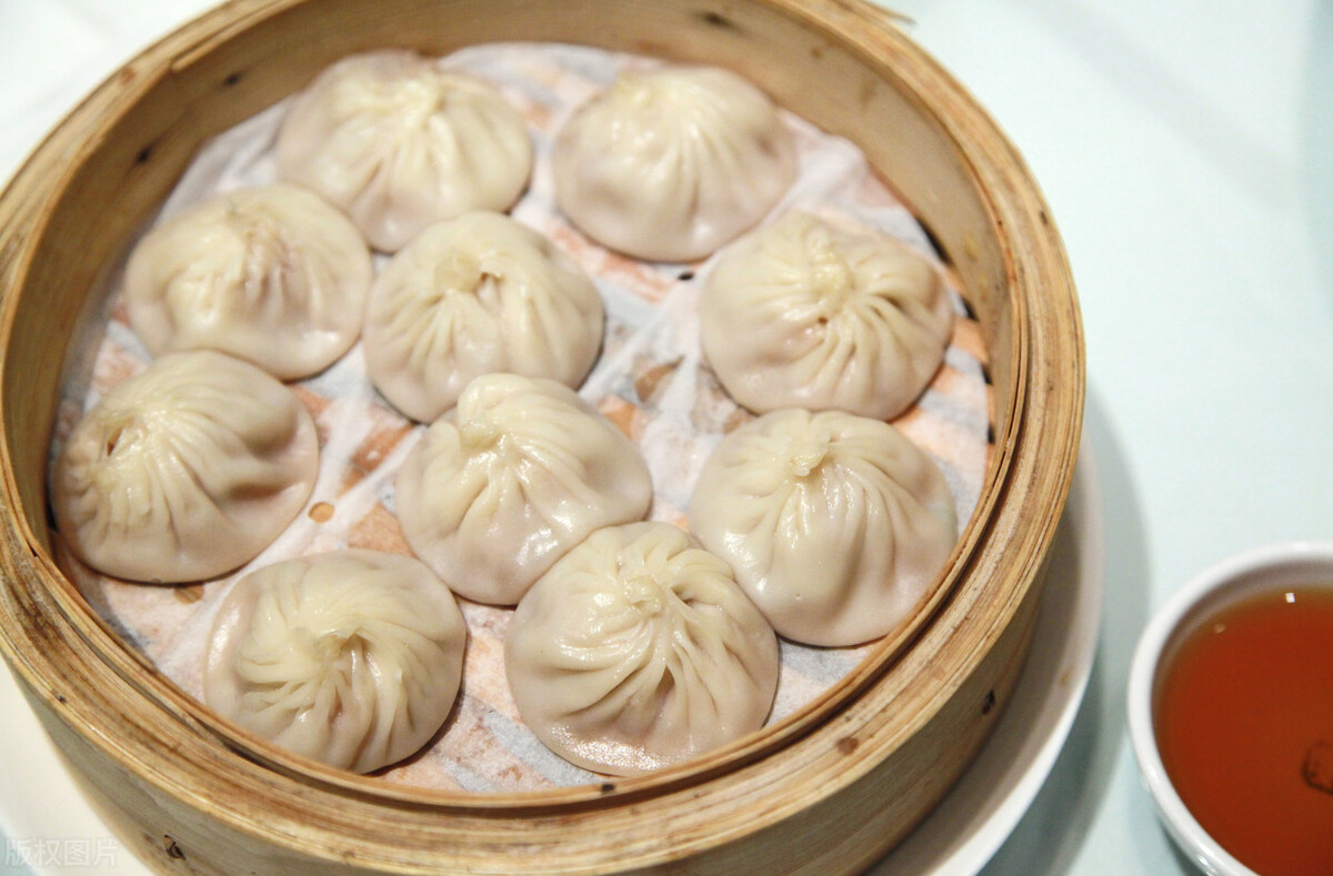 小笼包怎么做才能鲜嫩多汁,小笼包如何做得多汁